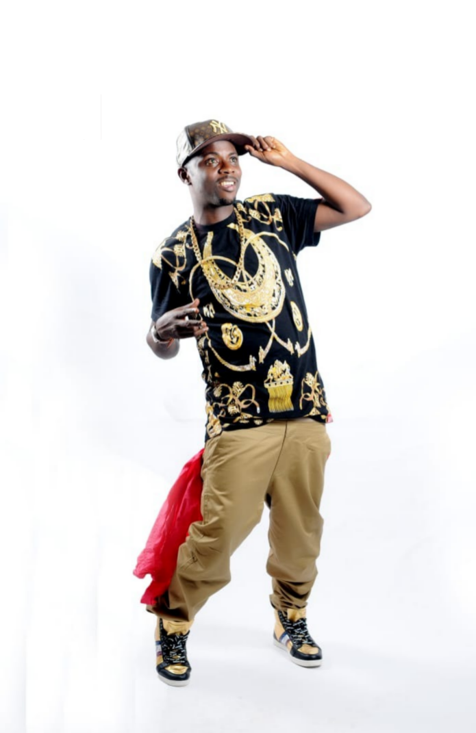 Full-length studio portrait of OYAMA6IX